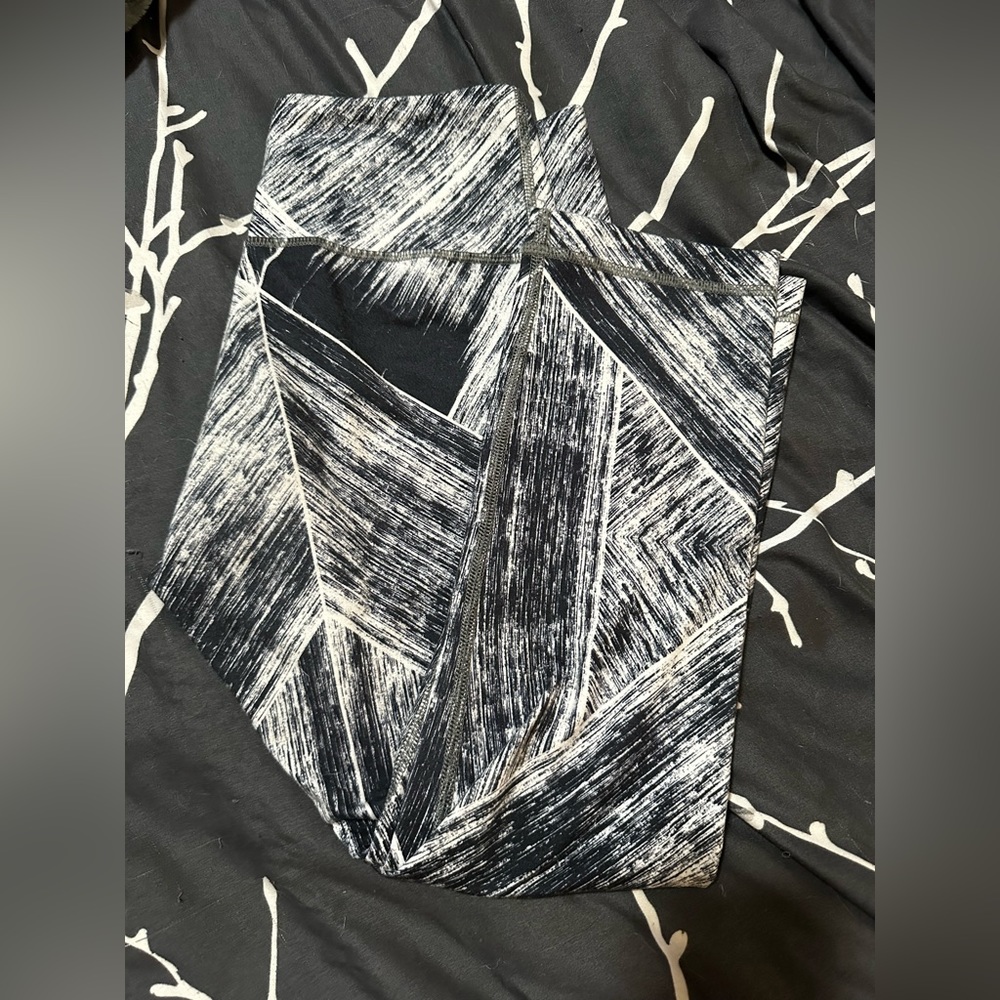 Lululemon Wunder Under Crops
